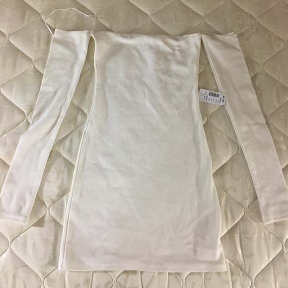 Off the shoulder dress - Picture 3 of 3